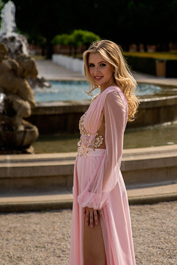 Miss české republiky, blonďatá, růžové šaty , miss czech republic